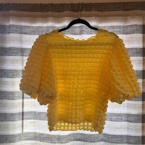 &merci Pale Yellow Textured Bubble Sleeve Blouse Size Medium‎